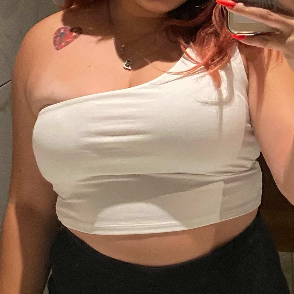 One shoulder crop